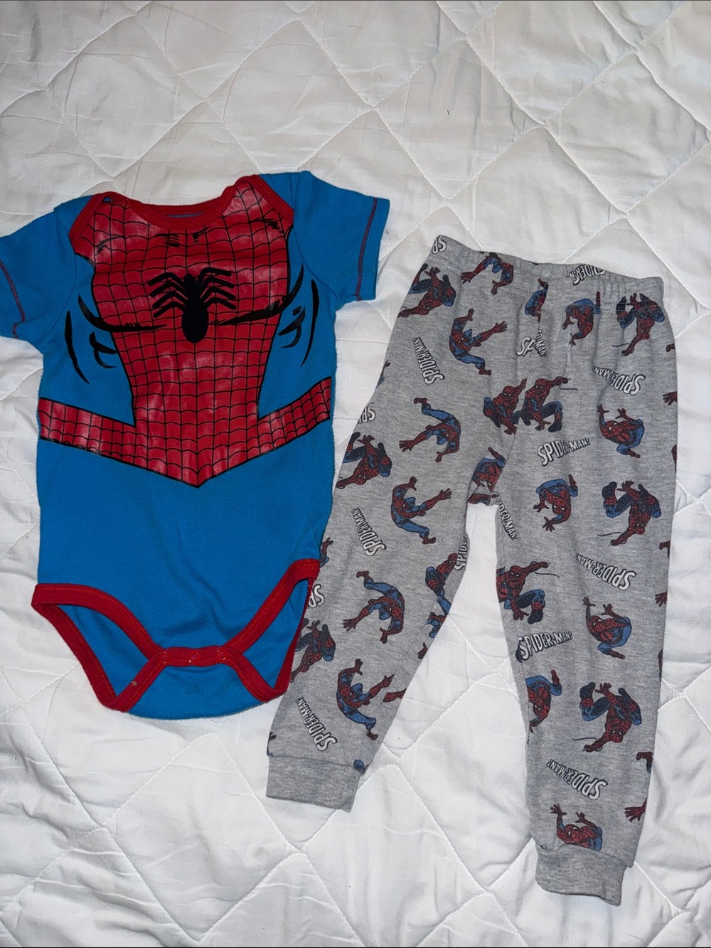 18-24m boys Spider-Man Inspired Baby Bodysuit & Pants Set - Blue & Gray